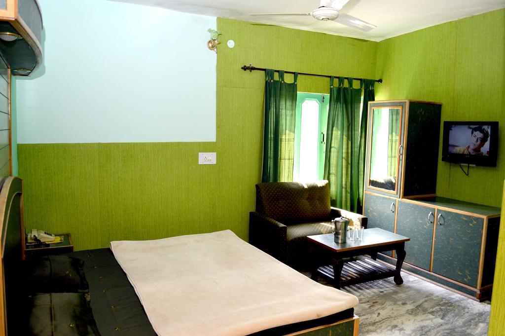 Kasauli Hotel Puri Zimmer foto